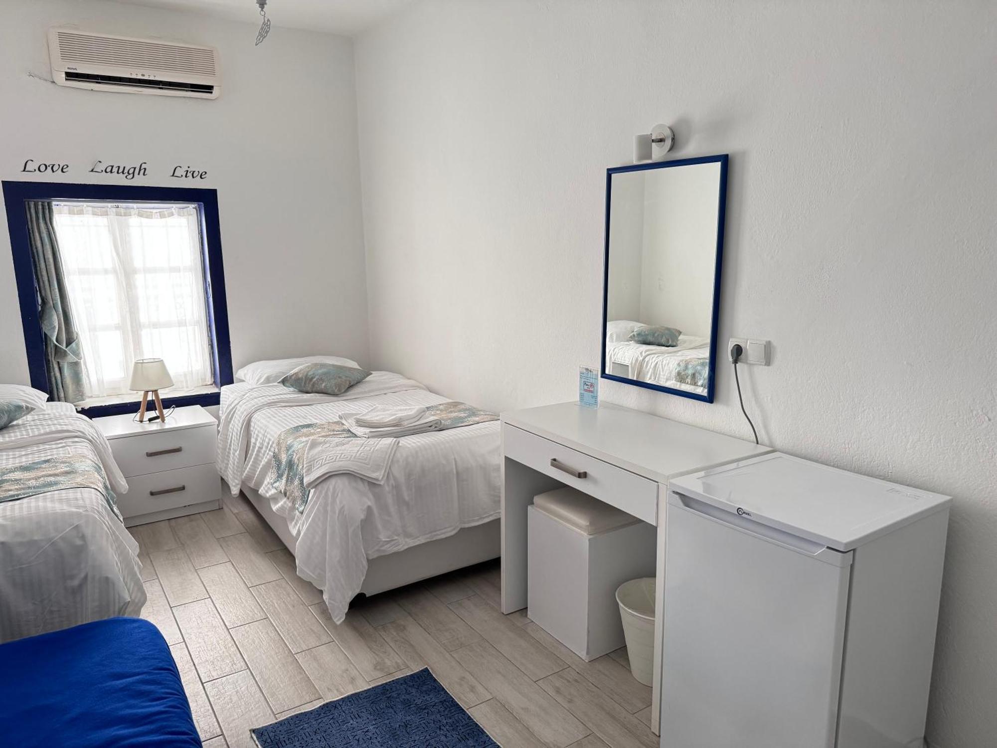 White And Blue Bodrum Exterior foto
