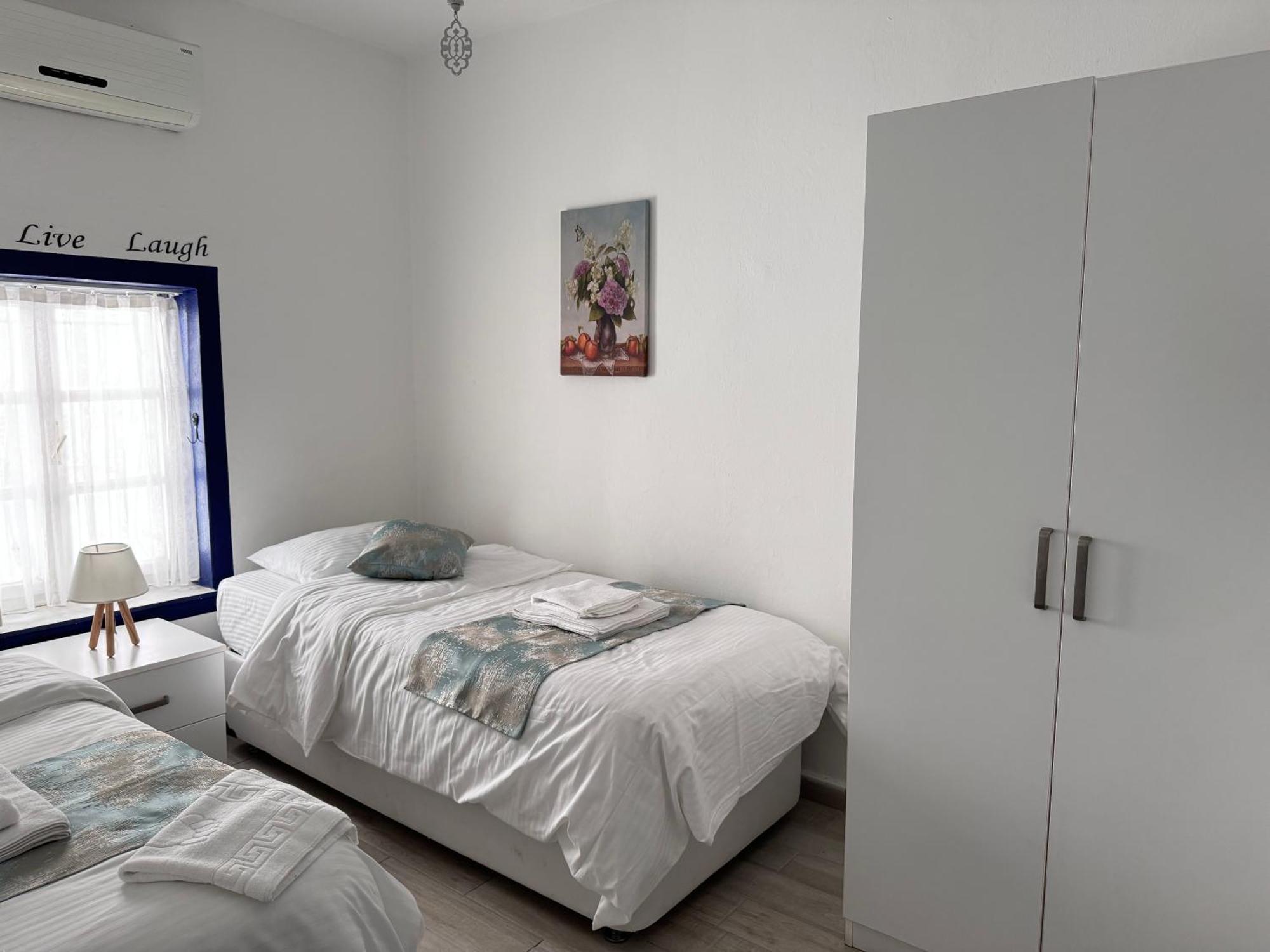 White And Blue Bodrum Exterior foto