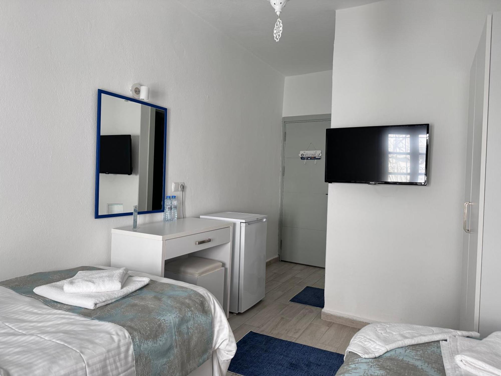 White And Blue Bodrum Exterior foto