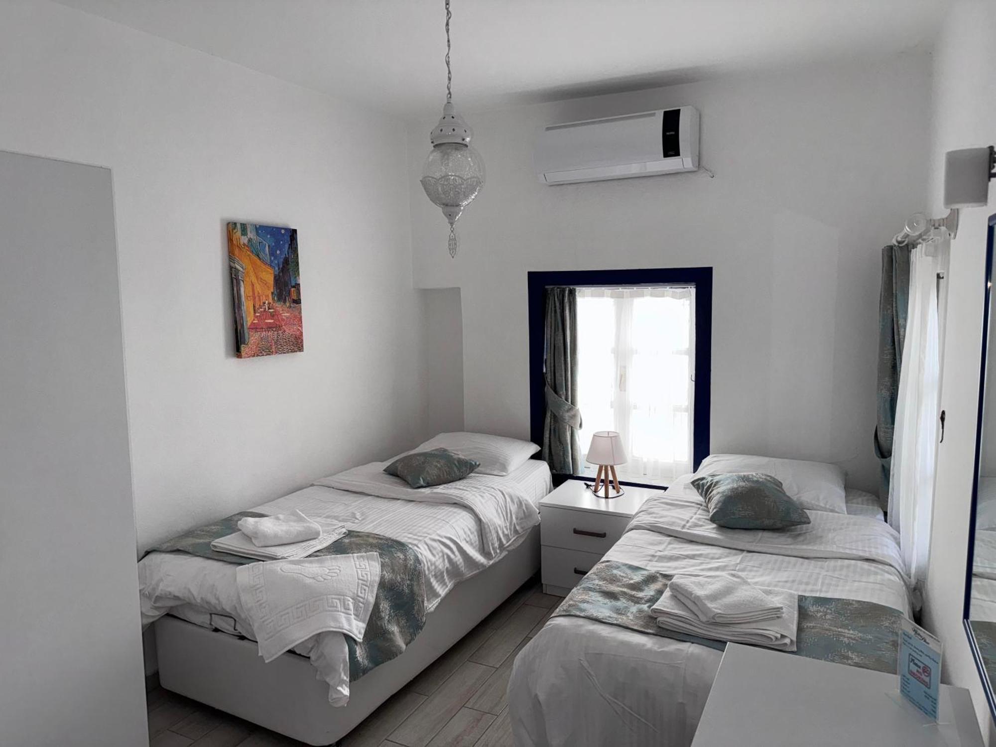 White And Blue Bodrum Exterior foto