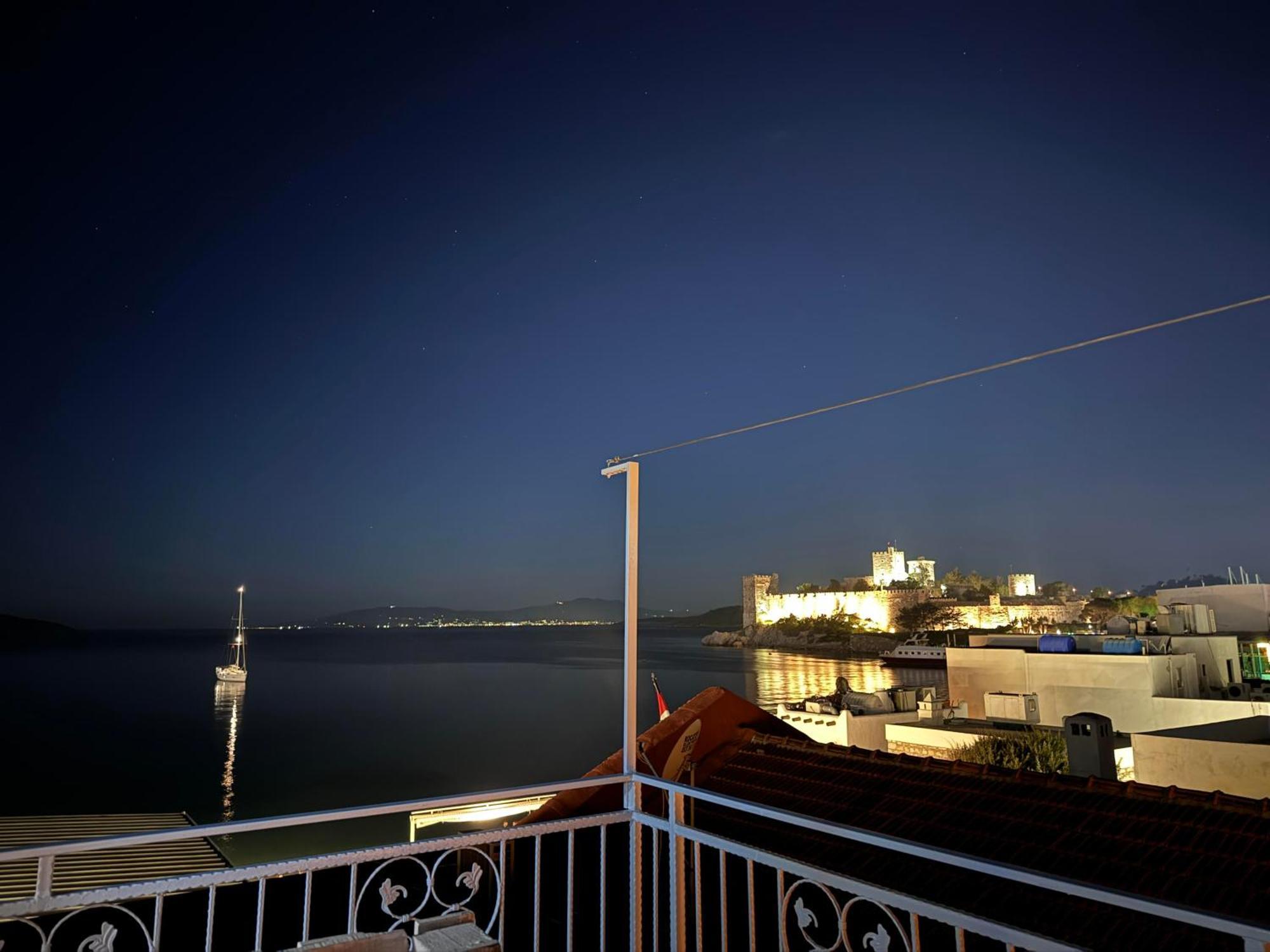 White And Blue Bodrum Exterior foto