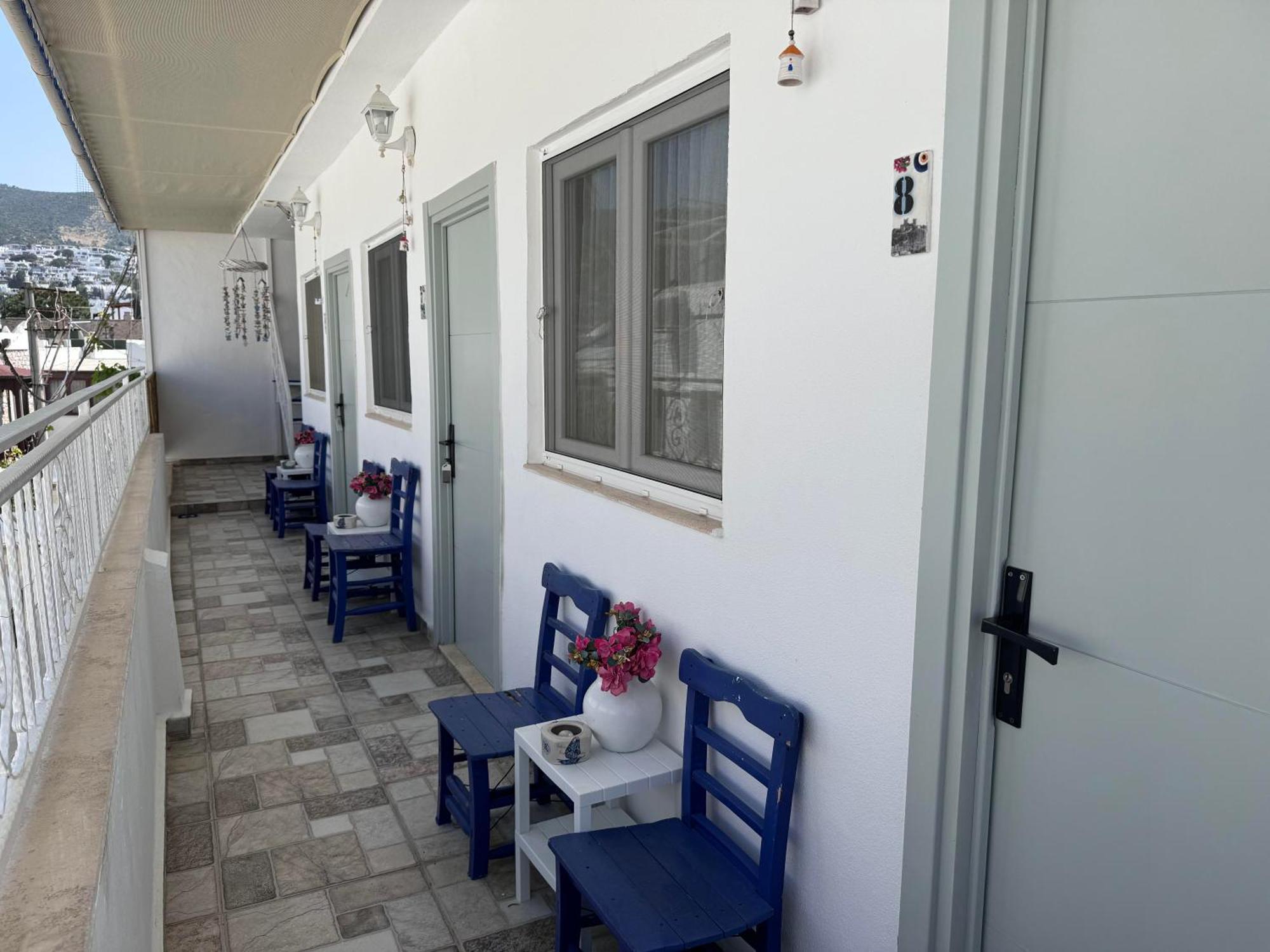 White And Blue Bodrum Exterior foto