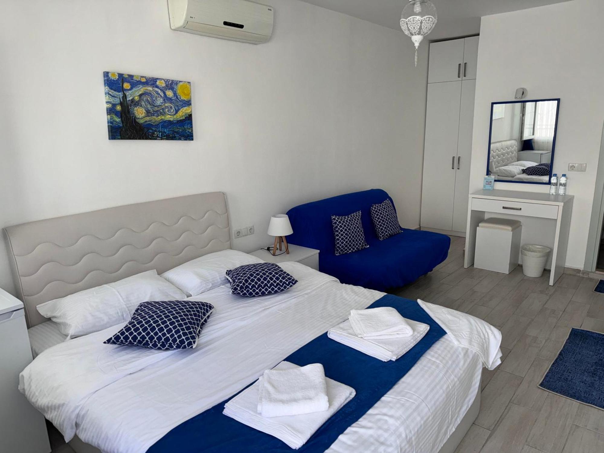 White And Blue Bodrum Exterior foto