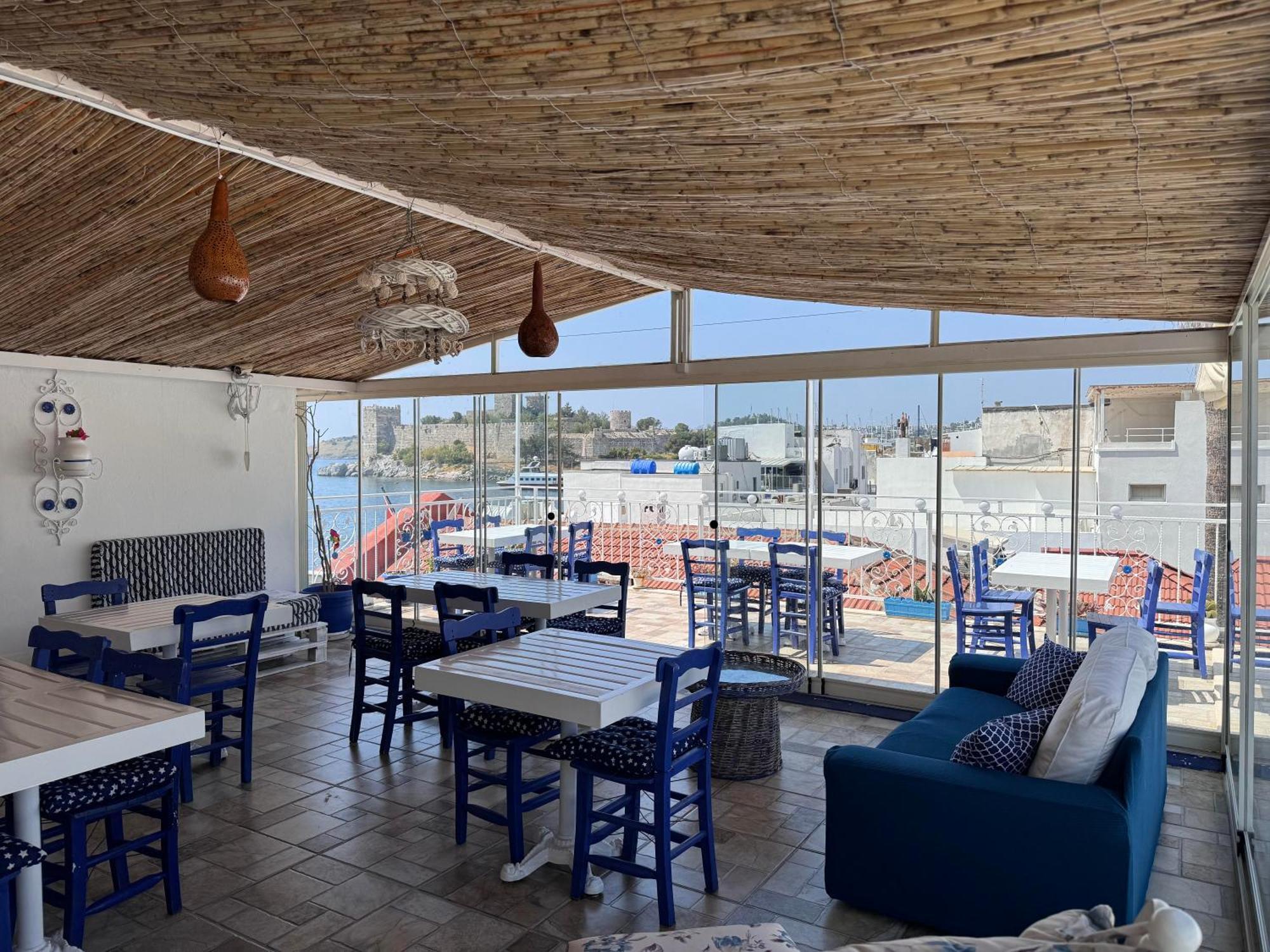 White And Blue Bodrum Exterior foto